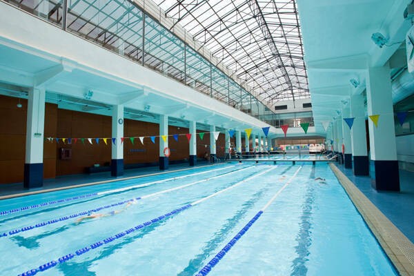Las piscinas de Ayora y Abastos reabrirán en septiembre tras siete meses clausuradas
