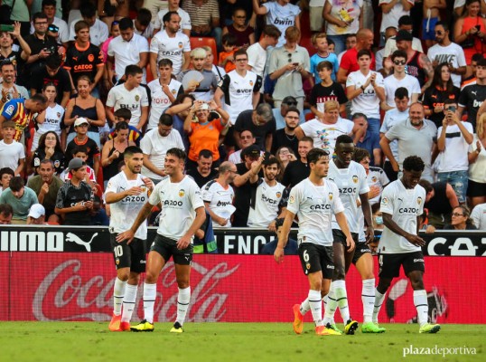 El Valencia alineó el quinto once titular más joven de su historia en Liga
