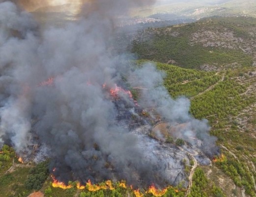 La Generalitat pide el apoyo de la UME también en el incendio de Les Useres