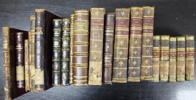 La Policía de la Generalitat recupera veinte libros sustraídos de la Biblioteca Histórica de la UV