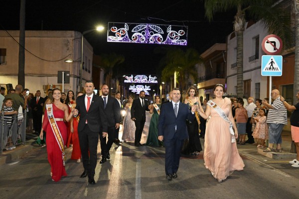 La Nucía homenajea a sus 50 reinas con un pasacalle