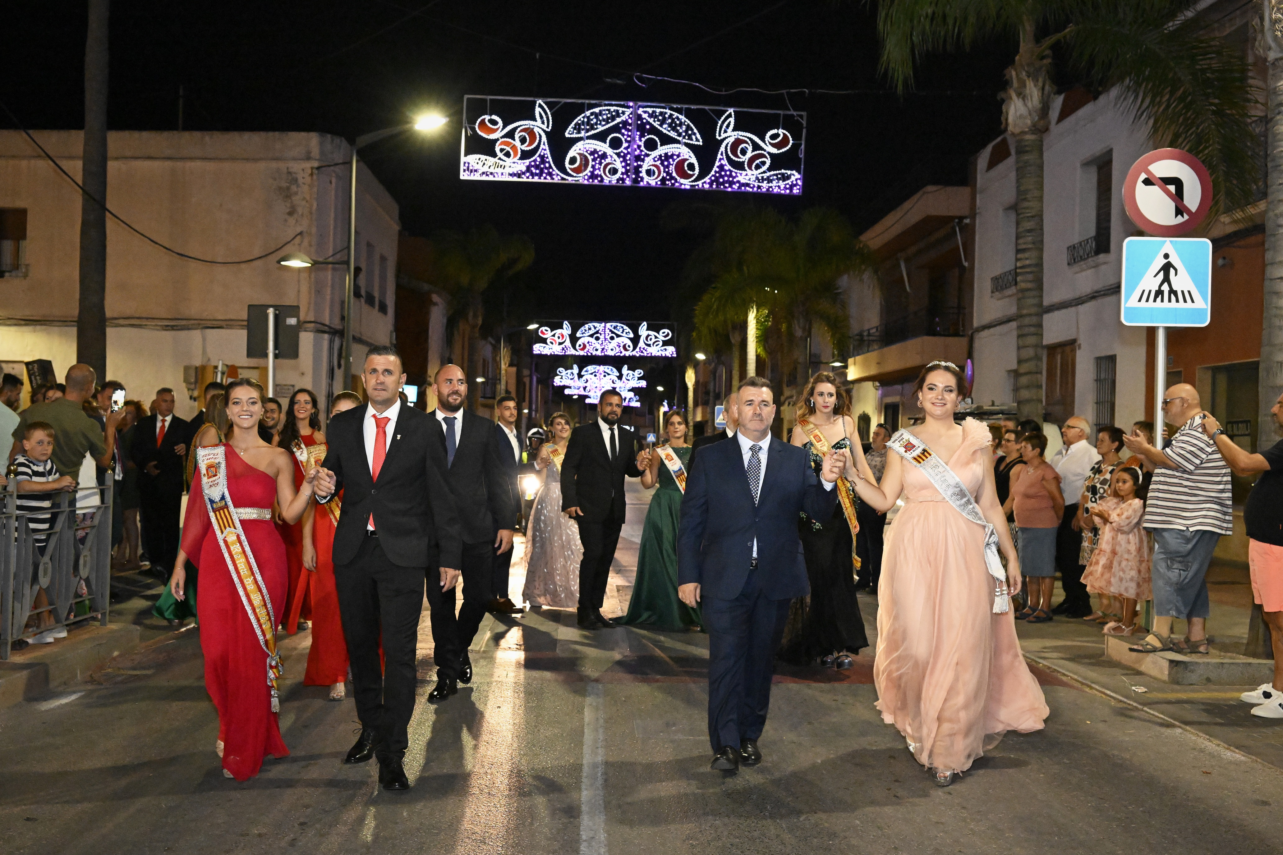 La Nucía homenajea a sus 50 reinas con un pasacalle