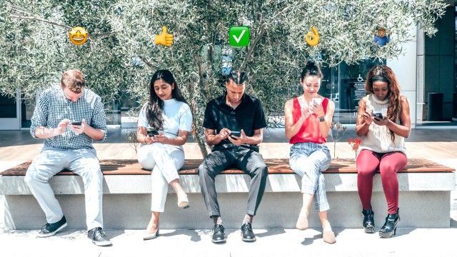 Una investigadora de la UPV analiza el uso de los emojis en WhatsApp según la edad y el contexto