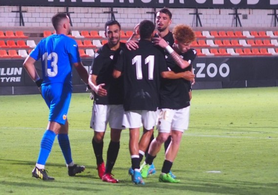 Nacho Gimeno y Kandoussi protagonizan la victoria del Castellón ante el Mestalla