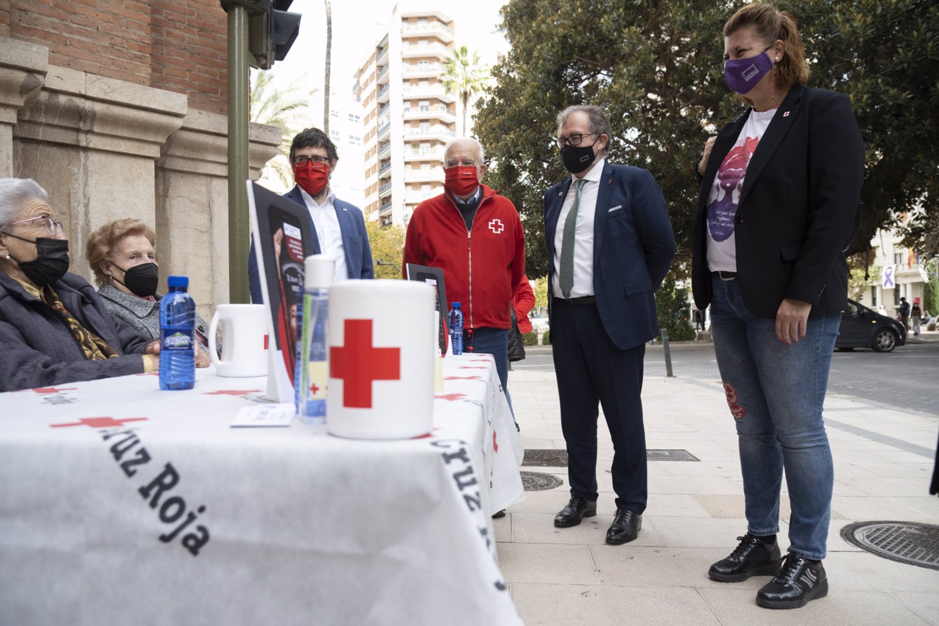 La Diputación respalda con 100.000 € a Cruz Roja para atender a personas afectadas por la guerra