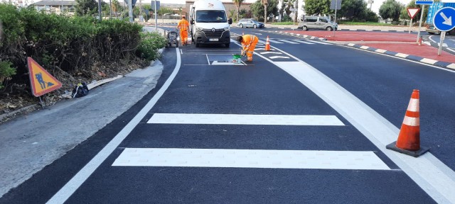 Obras Públicas mejora el acceso para peatones y vehículos a la zona industrial de Albal