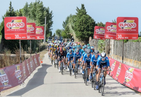 El Pozo Alimentación acoge una salida de etapa de La Vuelta 22