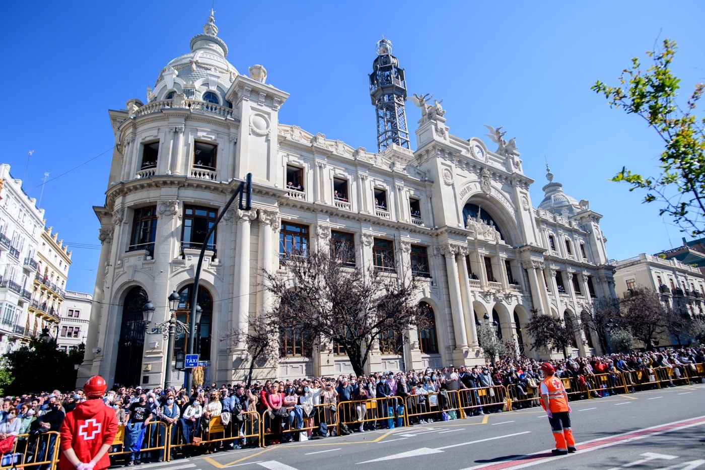 Correos ganó 14,6 millones por la venta de edificios en 2021, pero no salió de pérdidas