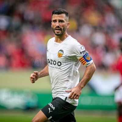 El Valencia CF se indigna y defiende a Gayà tras la sanción