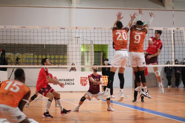 Vítor Amorim, Facundo Funes e Iván Postemsky continuarán en el Léleman
Conqueridor Valencia