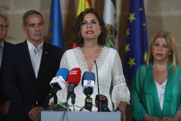 Montero esgrime 30.000 millones en bonificaciones en España ante posible bajada de impuestos en Alemania