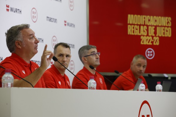 La RFEF da a conocer la identidad de la plantilla arbitral de LaLiga Santander 2022/23