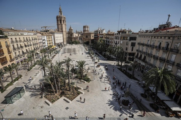 Catalá pide más presencia policial en la plaza de la Reina para evitar 