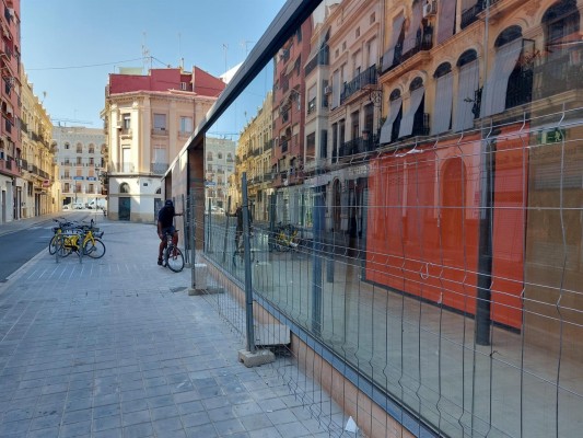 Giner denuncia que el mercado del Grao 