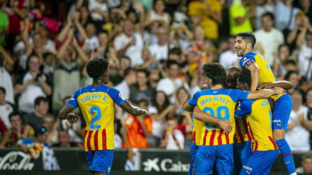 Castillejo el 11 y Lino el 16 en lista provisional de dorsales del Valencia 