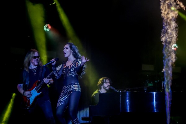 La promotora de la gira de Malú acusa a la organización del SOM Festival de cancelar su concierto