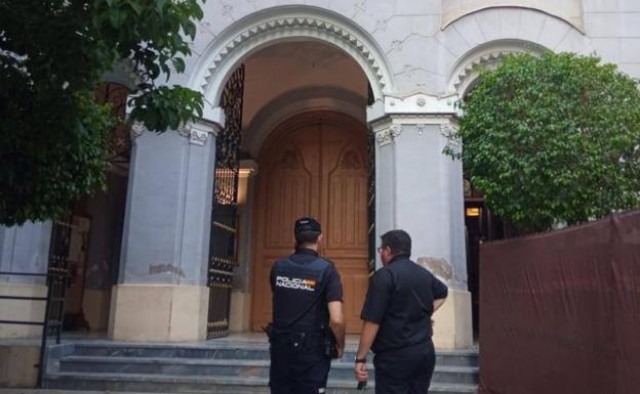 Detenidos por gritar y hacer gestos obscenos durante una misa en la iglesia San Bartolomé de Murcia
