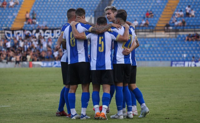 El Hércules de Rodríguez vence y convence, pero no aplaca la contestación social contra Ortiz