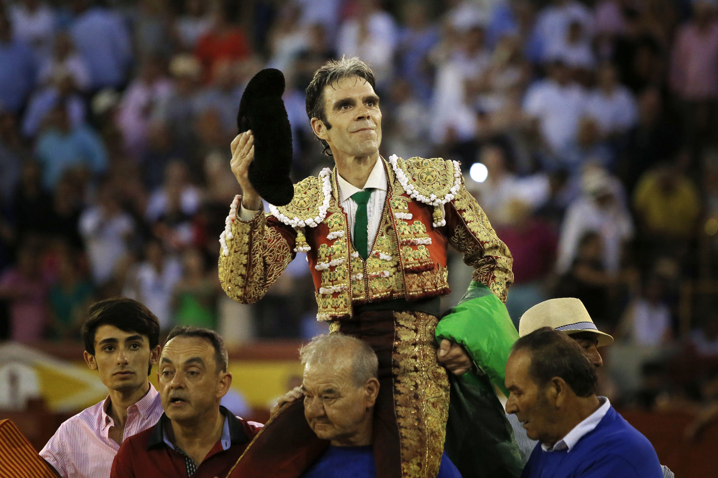 José Tomás, en Alicante. Foto: EFE/MANUEL LORENZO - 