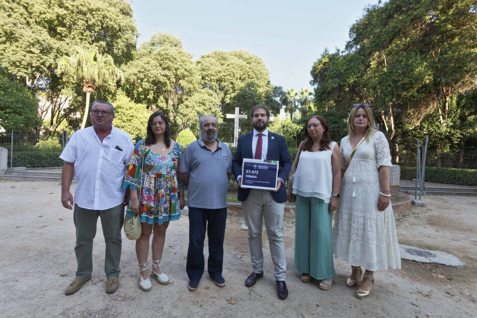 Abogados Cristianos amplía la querella a Escuder por contratar 