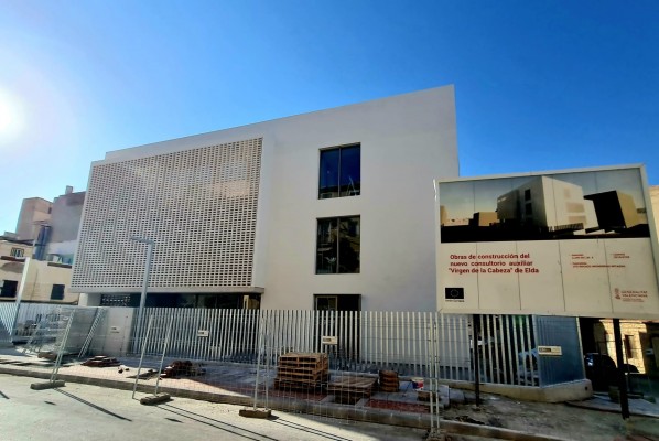 La construcción del nuevo consultorio médico de Elda avanza 