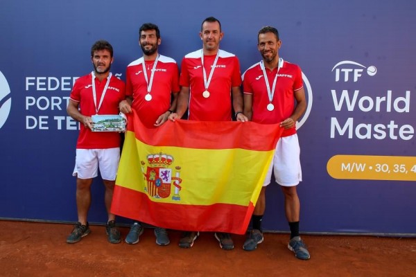 Ángel Alonso, Richi Villacorta y Antonio Alcaraz logran sendas platas en el Mundial de veteranos 