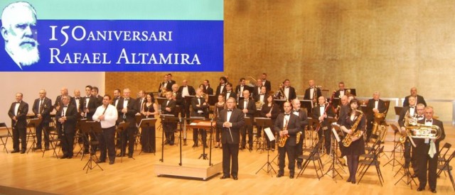 El tripartito de Alicante paga 300 euros por el recuerdo de un himno de la República que no lo fue