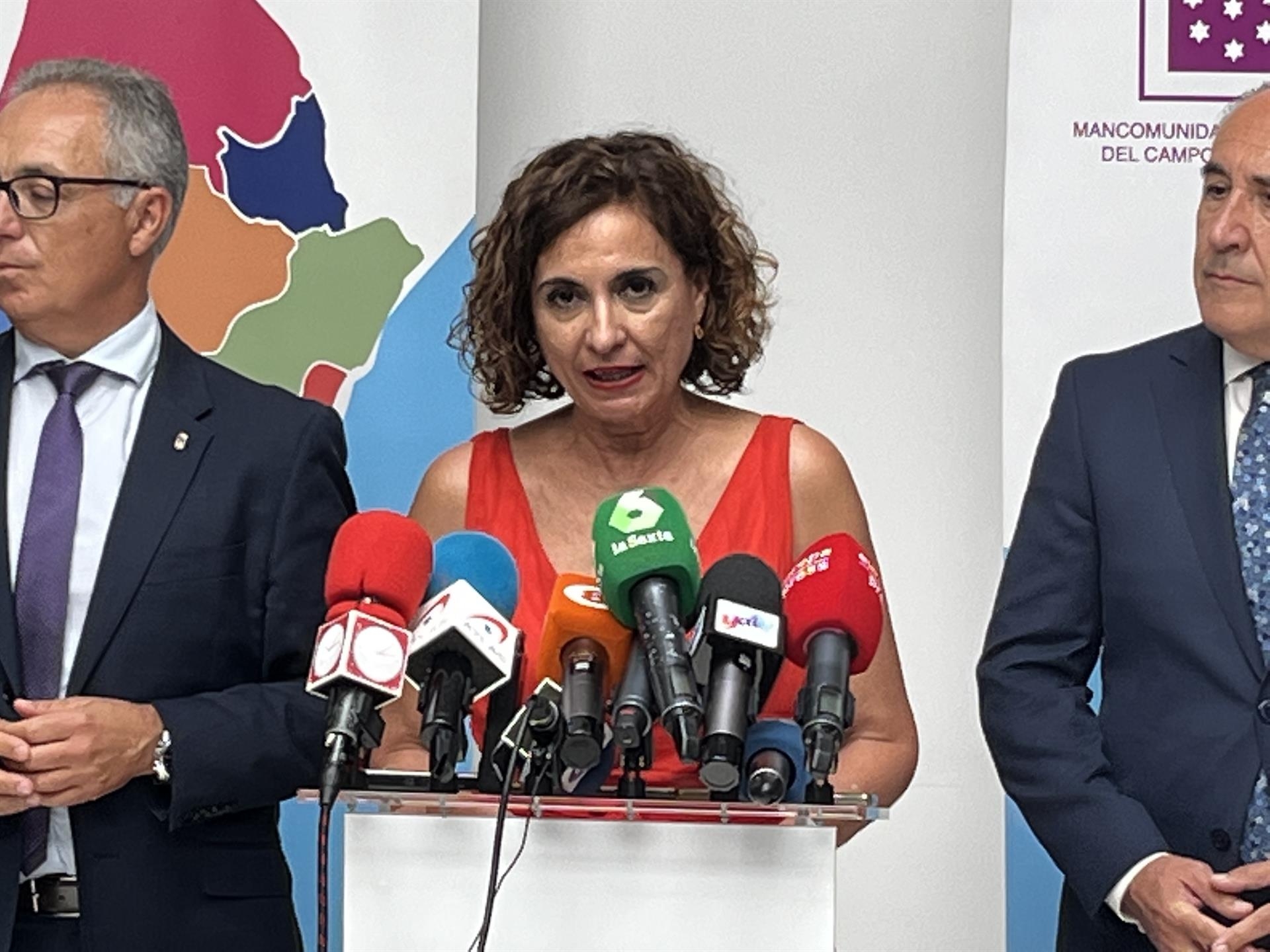 Montero volverá a abordar la población ajustada en septiembre y demanda al PP una 