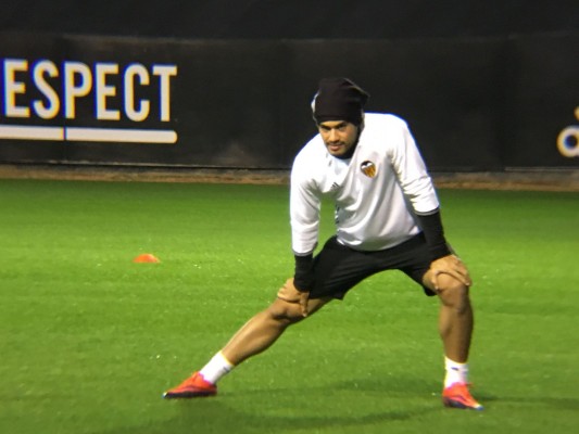 El Valencia CF vuelve a los entrenamientos con la novedad de Vinicius Araujo