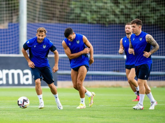 El Levante, entre los favoritos por presupuesto para lograr el ascenso