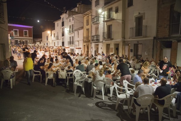 La ONG Acnur y el Ayuntamiento de Teresa recuperan su tradicional cena solidaria