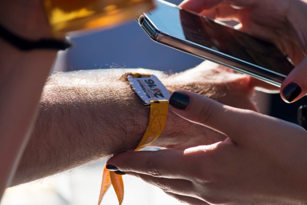 Del ‘big data’ a las pulseras por radiofrecuencia: las start-ups se lanzan al mercado de la música en vivo