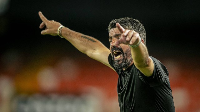 El Valencia encara LaLiga con el mercado al rojo vivo