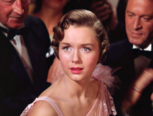 Muere Debbie Reynolds ('Cantando bajo la lluvia') un día después que su hija Carrie Fisher
