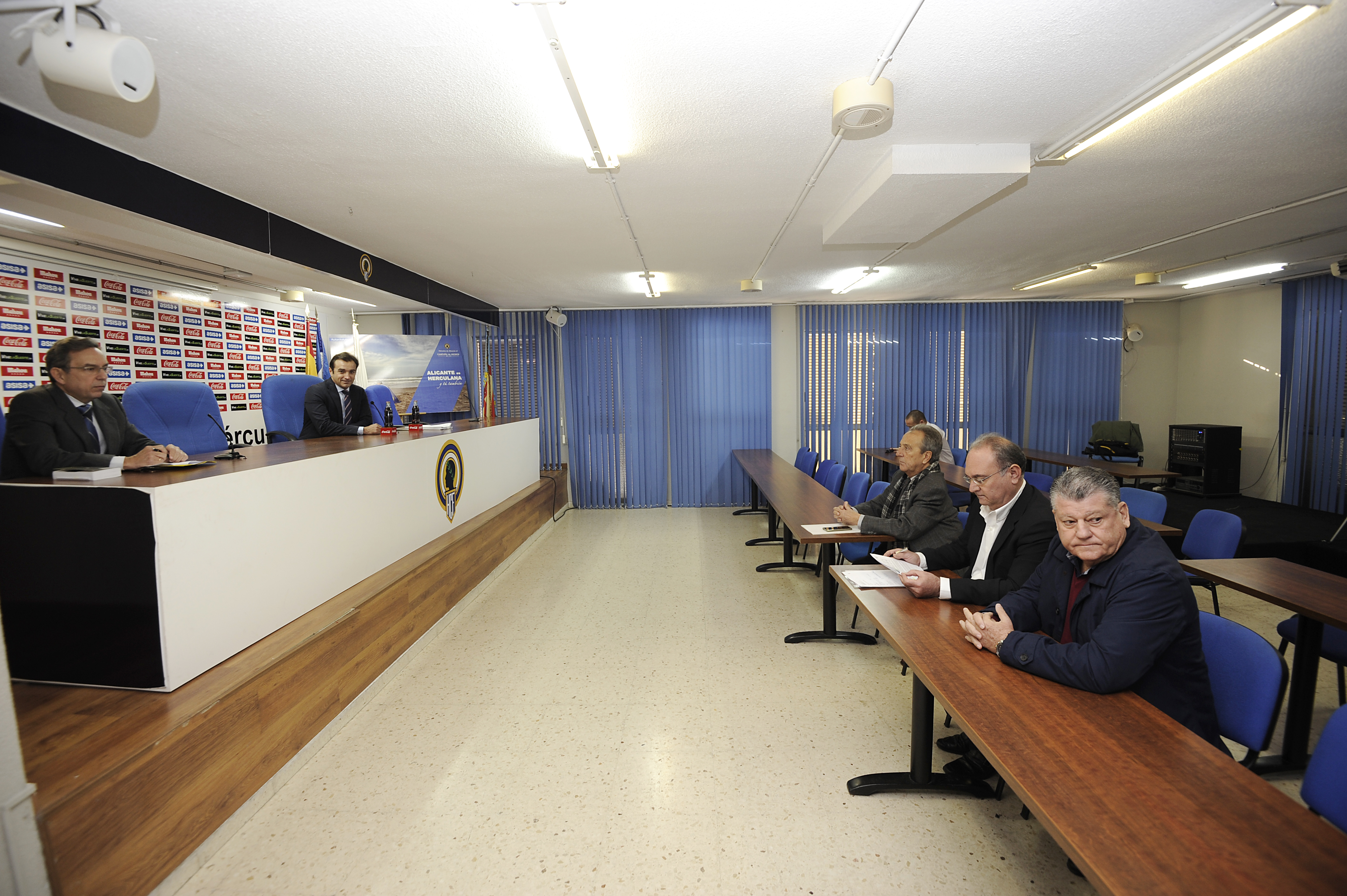 Plácida junta de accionistas para el consejo de administración del Hércules