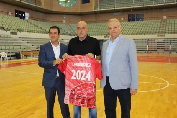 Javi Rodríguez dice al llegar a ElPozo que se ve siendo 