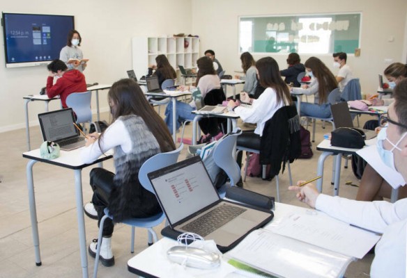 El Gobierno valenciano aprueba rebajar las tasas educativas un 10% por la inflación