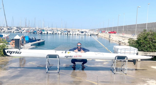 El triatleta Álvaro Trigo (‘El Renacido’)
navegará en Kayak desde Ibiza a Jávea
para dar visibilidad al fenómeno
migratorio por mar