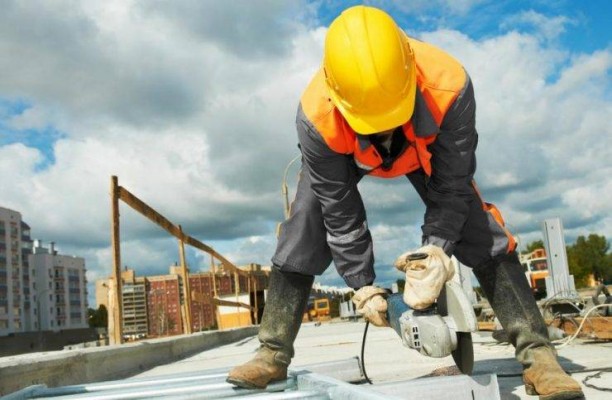 La industria y la construcción pierden fuelle en la Región mientras los servicios cogen fuerza