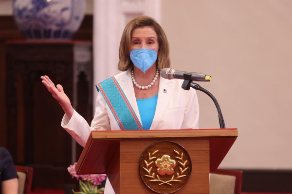 China impone sanciones a Pelosi por 