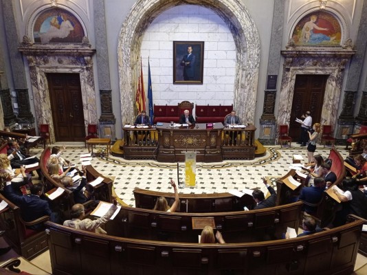 El Síndic de Greuges investiga la modificación del reglamento del pleno del Ayuntamiento