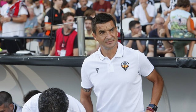 Torrecilla deja claros sus objetivos para cerrar la plantilla: “Jugadores determinantes y diferentes”