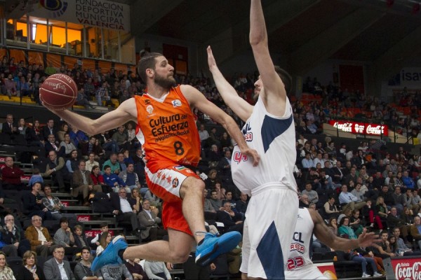 Fiesta completa del Valencia Basket ante un impotente Manresa
