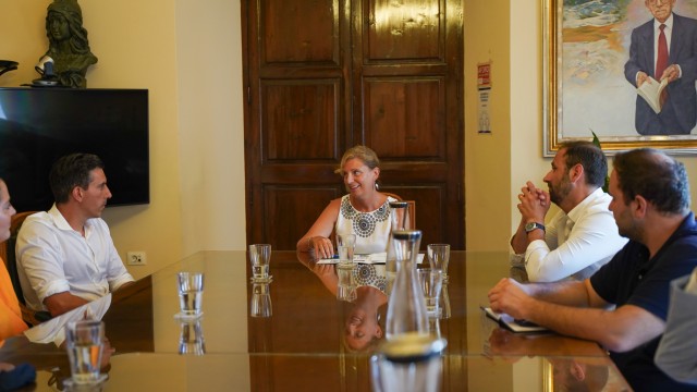 Marco garantiza la colaboración del Ayuntamiento al nuevo propietario del CD Castellón