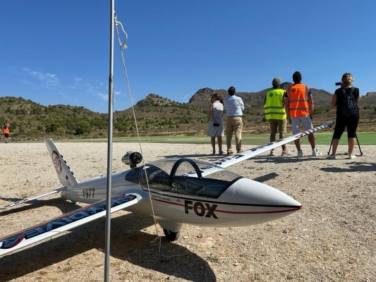 Cámara Alicante forma a jóvenes como pilotos de drones para el sector agrícola o industrial en Elda