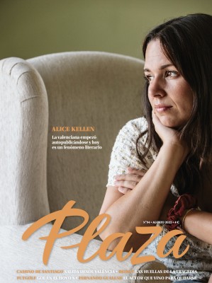 La escritora Alice Kellen, portada de la revista Plaza de agosto
