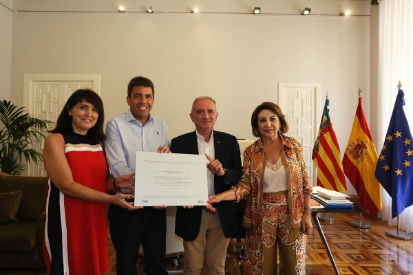 La Diputación da Cruz Roja los fondos recaudados con el concierto a favor las víctimas de Ucrania

