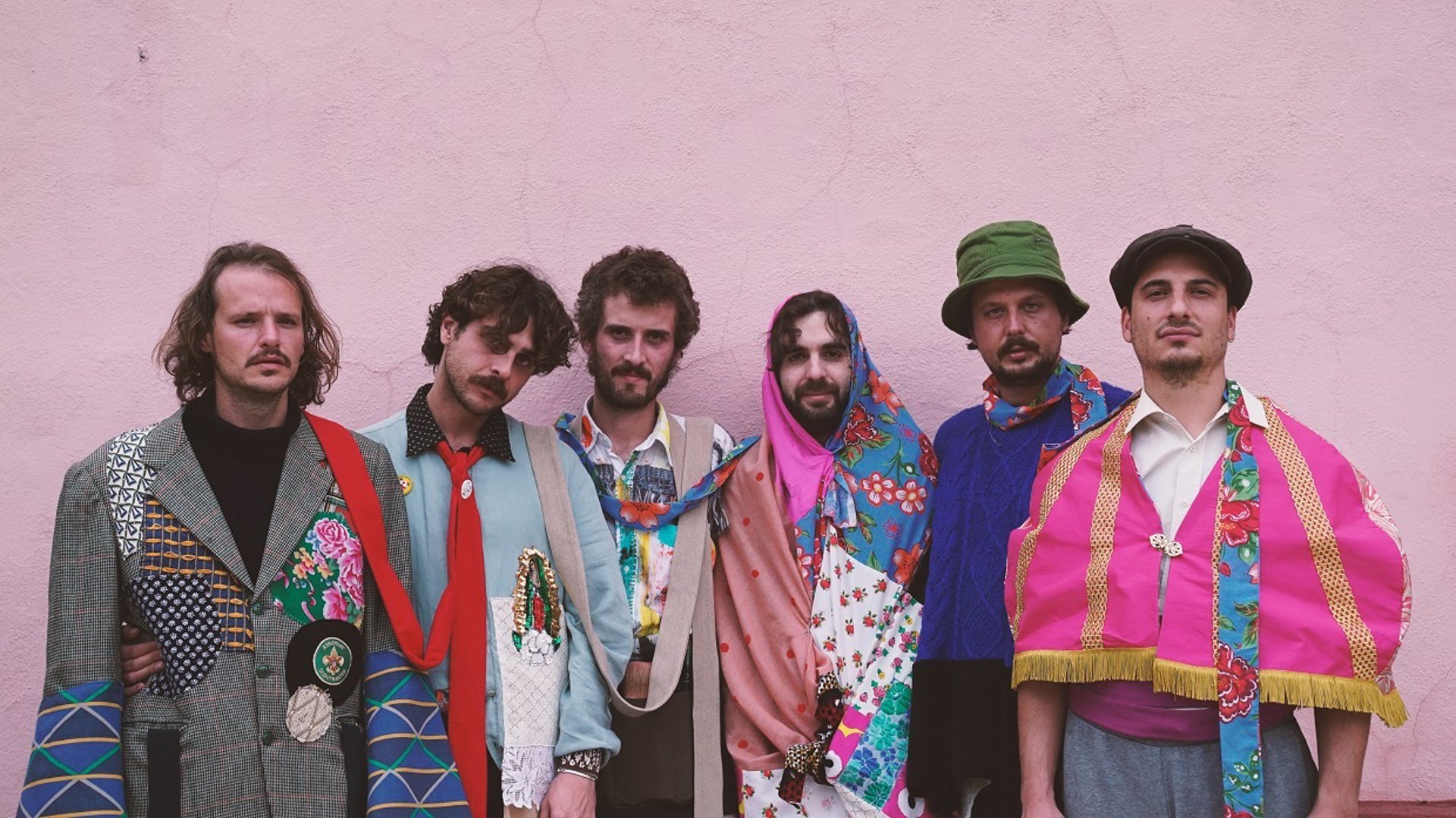Nits al Claustre inicia la programación de agosto con el folk optimista de Club del Río