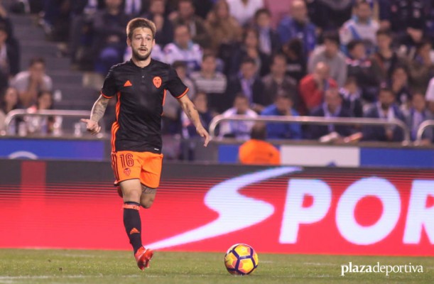 El director deportivo del RC Deportivo descarta lanzarse a por Fede Cartabia mientras tenga contrato con el VCF