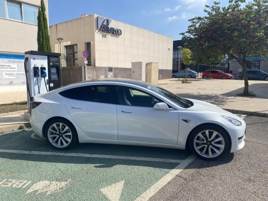 El Ivace destinará 42,6 millones más al Moves III para puntos de recarga y compra de vehículos eléctricos